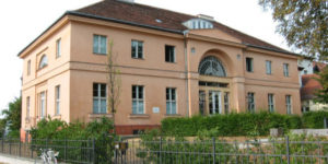 Lesung BERLINER GESICHTER aus „HOCHHUTH. DER STÖRENFRIED“ von Birgit Lahann @ Gutshaus Steglitz (am Schlosspark Theater)